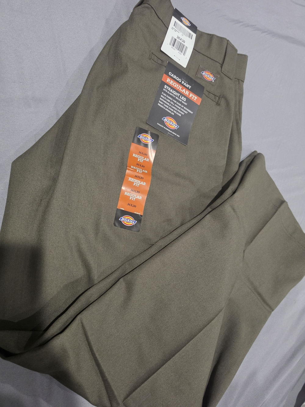Dickies Men’s Cargo Pants in Olive Green